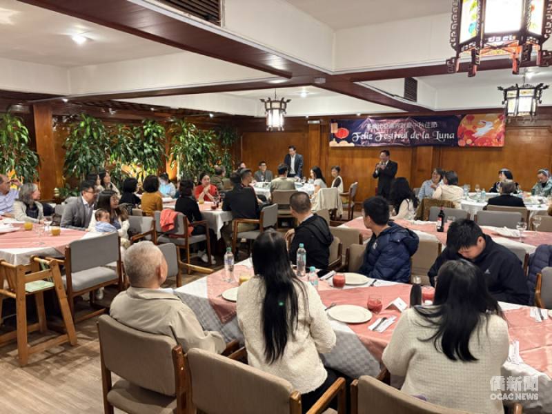 中秋聯誼餐會現場場景
