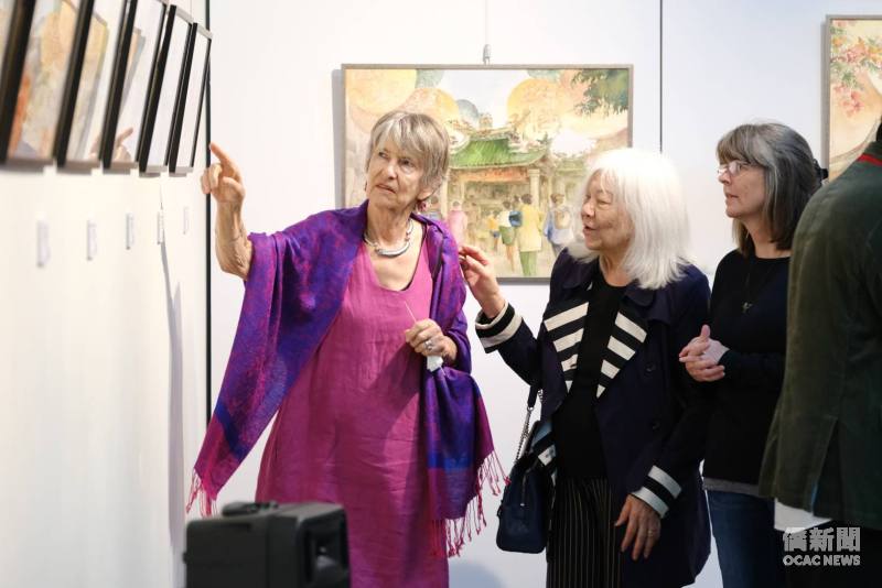 「空。象之間」澳臺意象文化交流展吸引藝文愛好人士到場欣賞作品。
