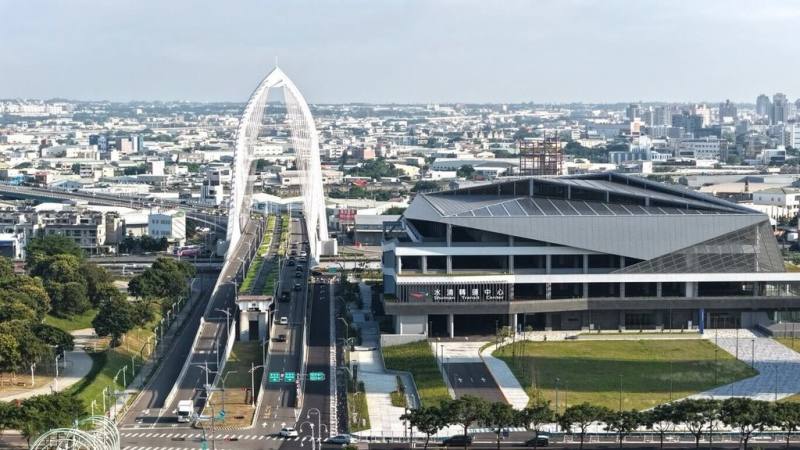 台中水湳轉運中心30日起將有國光、統聯及台中客運等業者所屬國道客運進駐，9條行經中清路的國道客運路線將停靠水湳轉運中心，打造便捷高效轉乘環境。（中市府提供）