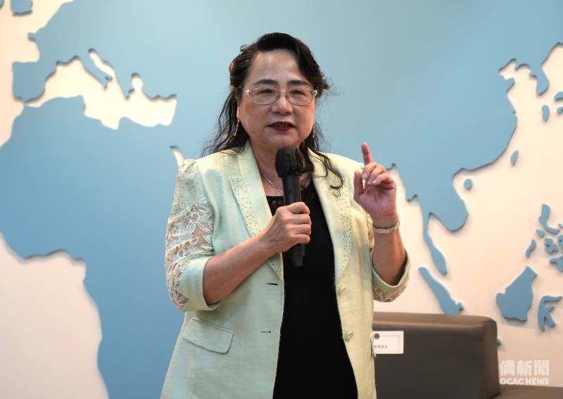世總總會長温嵐珠肯定徐佳青全力耕耘僑務工作，代表世總向徐佳青及僑委會全體同仁表達最誠摯的謝意。
