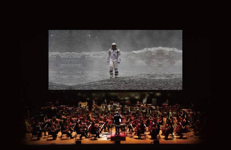 由名導諾蘭（Christopher Nolan）執導的科幻史詩鉅作「星際效應」將推出電影交響音樂會，11月27日在台中國家歌劇院，11月29日與12月1日在台北國家音樂廳，12月2日在衛武營歌劇院演出。（牛耳藝術提供）
