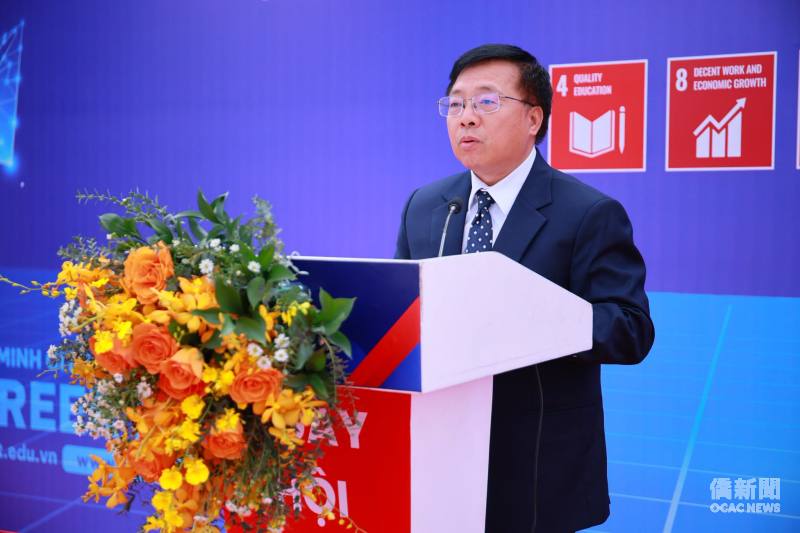 胡志明市百科大學副校長黎明芳（Lê Minh Phương）開幕致詞(取自該校FB官方粉絲專頁)。