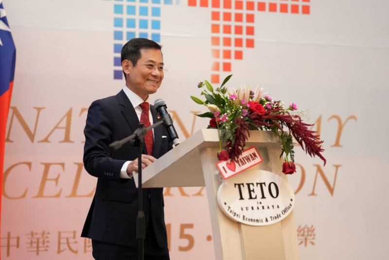 駐泗水辦事處處長林文俊7日晚間在115年國慶酒會致詞表示，台灣與印尼在經貿、教育、醫療及人才等領域往來日益緊密，台灣與東印尼交流也隨之深化。（駐泗水辦事處提供）