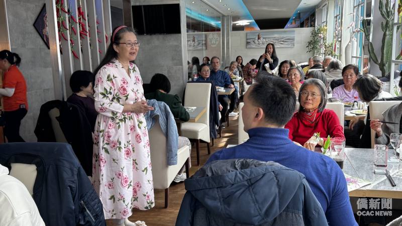 萊茵區華僑聯誼會會長陳玳珊迎賓致詞，感謝政府長期支持，讓僑胞感受家的溫暖
