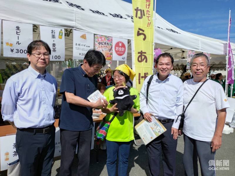 大阪市副市長西山忠邦(左2)、大阪市市民局局長加藤憲治(左1)、大阪市港區區長間嶋淳(右2)等貴賓到場肯定臺日交流。