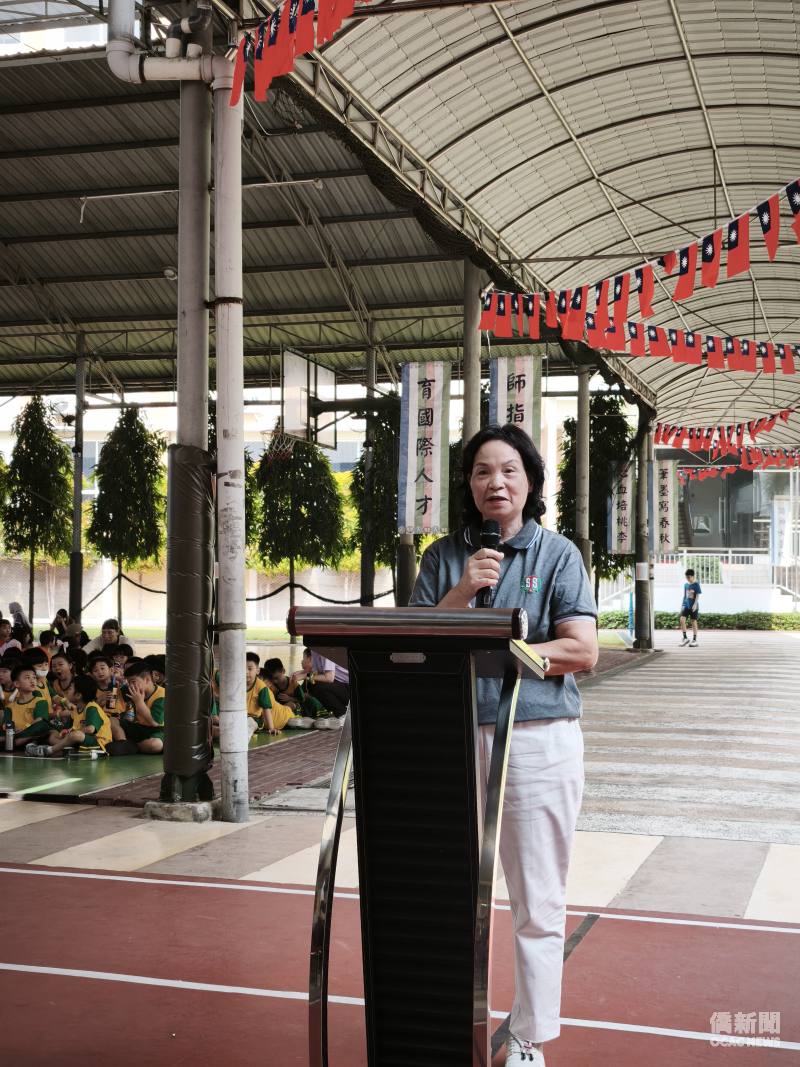 印尼泗水臺灣學校校董事暨僑務委員長陳麗華致詞。