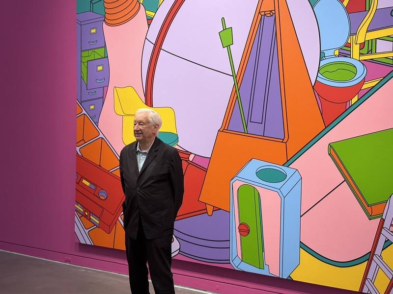 高雄市立美術館推出英國當代藝術家麥可．克雷格-馬丁（Michael Craig-Martin）（圖）特展「日常．解碼」，展期至2027年3月7日。圖為2日開幕預展時家麥可．克雷格親臨活動現場。