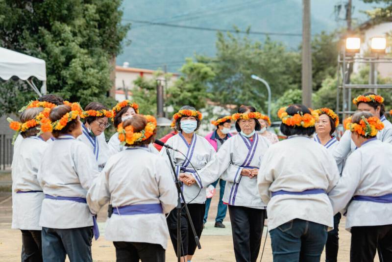 高雄甲仙小林大武壠族夜祭將於24日晚間登場，由小林三村族人共同籌備祭典、修整公廨，迎接太祖。活動包含傳統祭祀、開向及牽戲等儀式，並安排「大武壠之夜」，呈現部落歌謠與文化特色。（高雄市文化局提供）