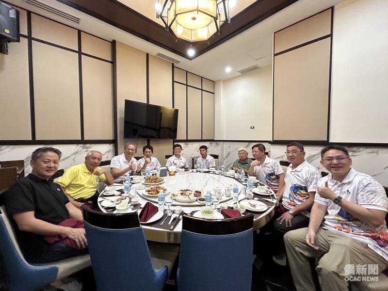 駐菲律賓代表處大使周民淦宴請描戈律僑界領袖，雙方就僑社發展、公益服務及深化臺菲交流交換意見。
