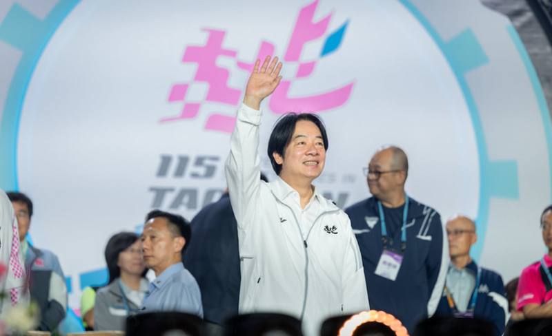 賴清德總統17日晚間前往桃園出席「115年全民運動會」開幕典禮