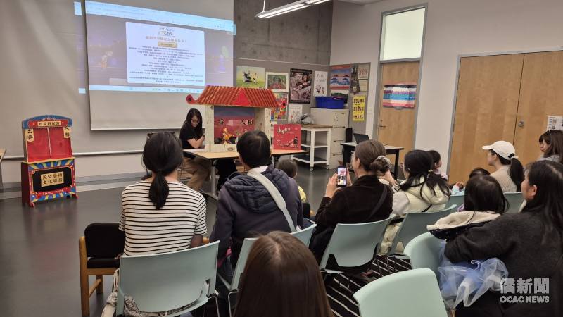 TCML溫哥華聯合中文學校在加拿大本拿比市 Tommy Douglas Public Library 舉辦一場別開生面的親子華語與文化體驗課程。