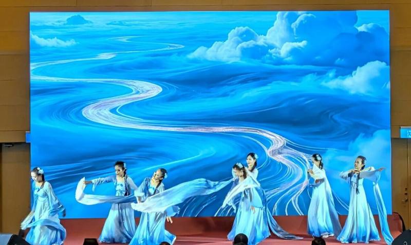 海洋委員會21日在高雄展覽館舉辦「115年海洋文化領航計畫交流工作坊」，由甫獲全國海洋舞蹈競賽社會／專業組冠軍的「飛揚民族舞團」帶來精彩開幕演出。（海洋委員會提供）