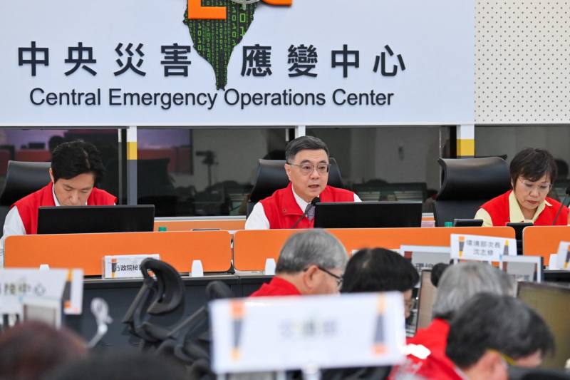 行政院長卓榮泰視導薔琵颱風中央災害應變中心會議