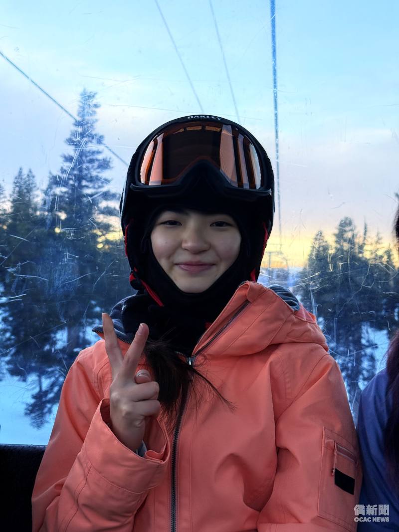 兩歲半就開始滑雪的洪千淳熱愛滑雪運動。（洪千淳提供）