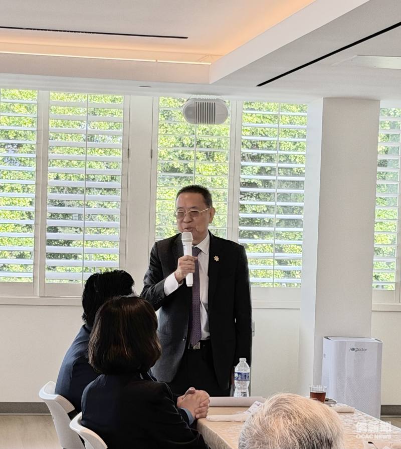 田詒鴻分享會館近期活動規劃，並表達身為臺美人的驕傲。