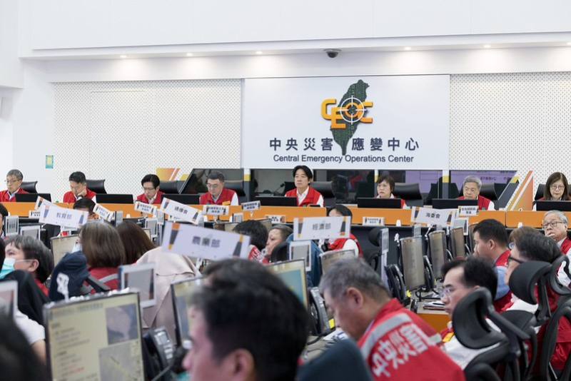 總統視導薔琵颱風中央災害應變中心