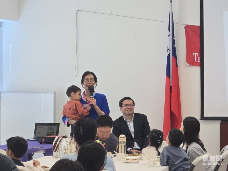北加州臺灣客家會理事溫惠婷分享親子手作活動的理念，期盼透過美食體驗推廣客家文化，促進海外世代傳承。
