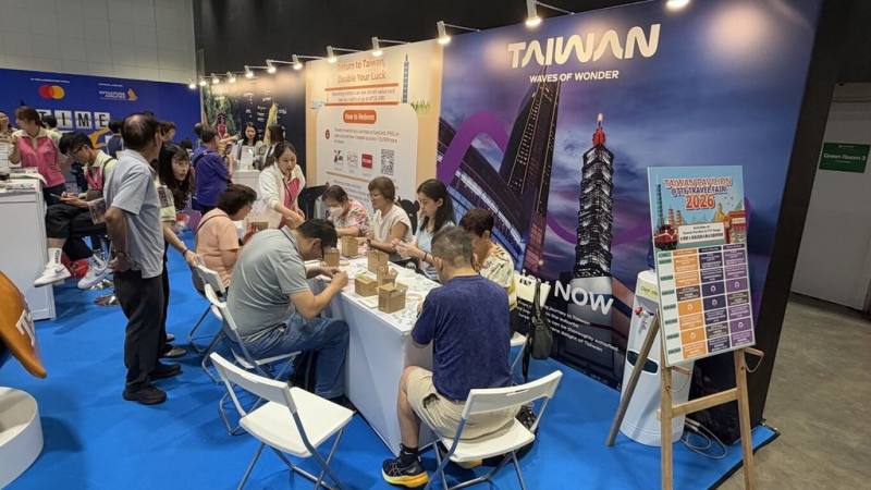 交通部觀光署駐新加坡辦事處參與新加坡航空舉辦的大型旅展。（觀光署駐新加坡辦事處提供）