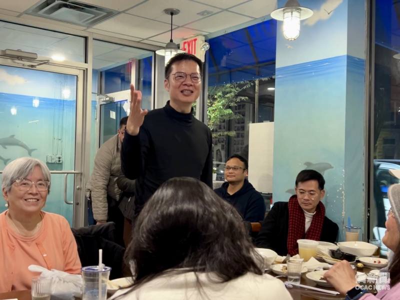 康雅雄感謝商會基金會在波士頓地區積極籌辦各項活動，並感謝志工們的熱心付出。