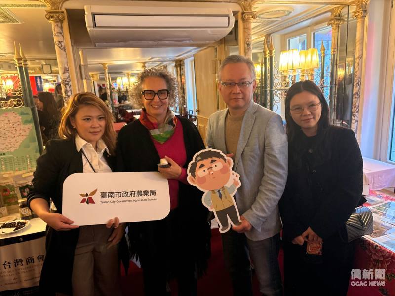 (左至右)法國台灣商會會長邱婉惠、法國國會議員Béatrice Piron、Lisconn歐洲區業務發展總經理張健鴻、臺南市政府委託設計公司GIODESIGN副總經理陳佩婷。