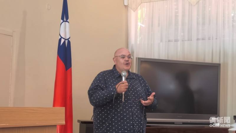 斐京華僑公學校長施澤恩（Zain Strydom）於交流會中致詞，感謝駐處提供校務指導及華語文教學資源。