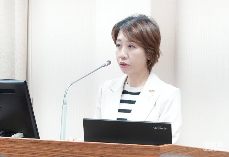 僑務委員會代理委員長李姸慧赴立法院專案報告。